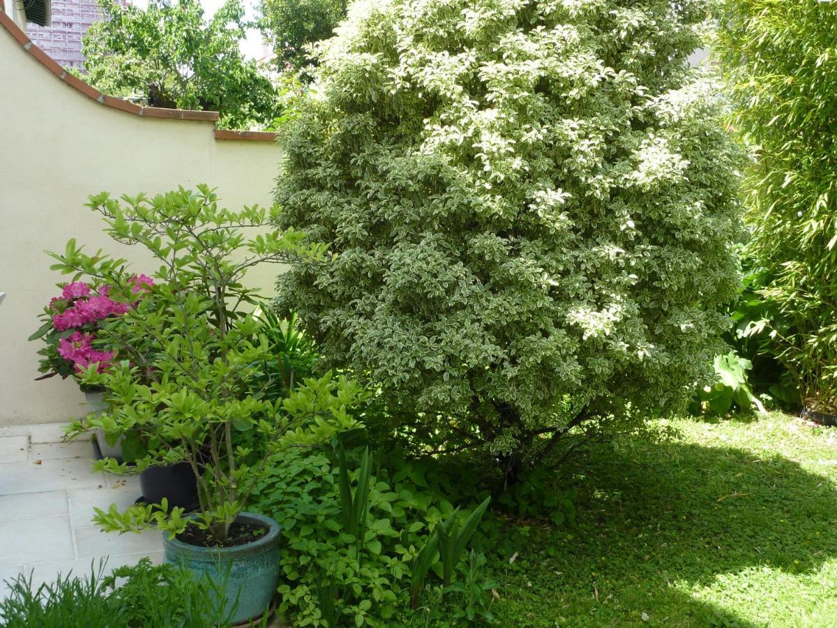 Aux Minimes - Au Jardin Des Alouettes